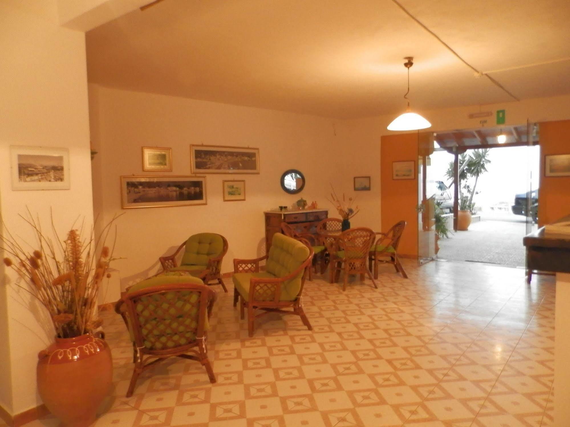 Apollon Hotel Метана Экстерьер фото